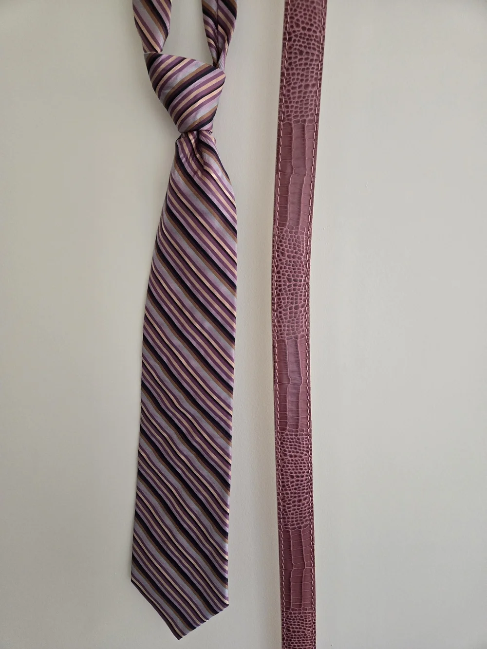 Roger Ximenez Pink Italian Calfskin Leather Belt SZ 36 w/ Matching Ted Baker Tie